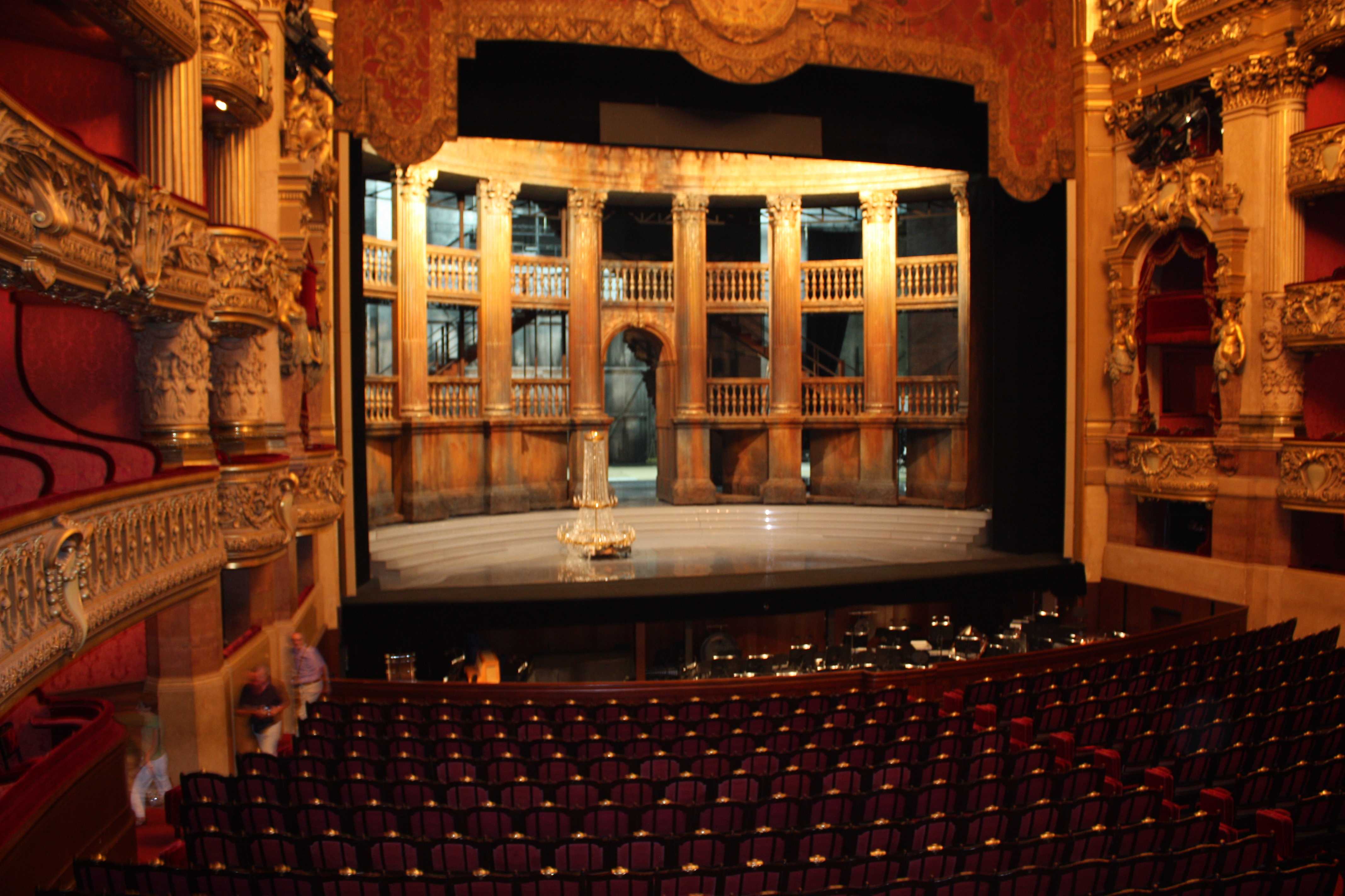 Theater de. Театр комеди Франсез 19 век. Театр комеди Франсез в Париже интерьер. Опера Монте Карло внутри. Театр Могадор в Париже.