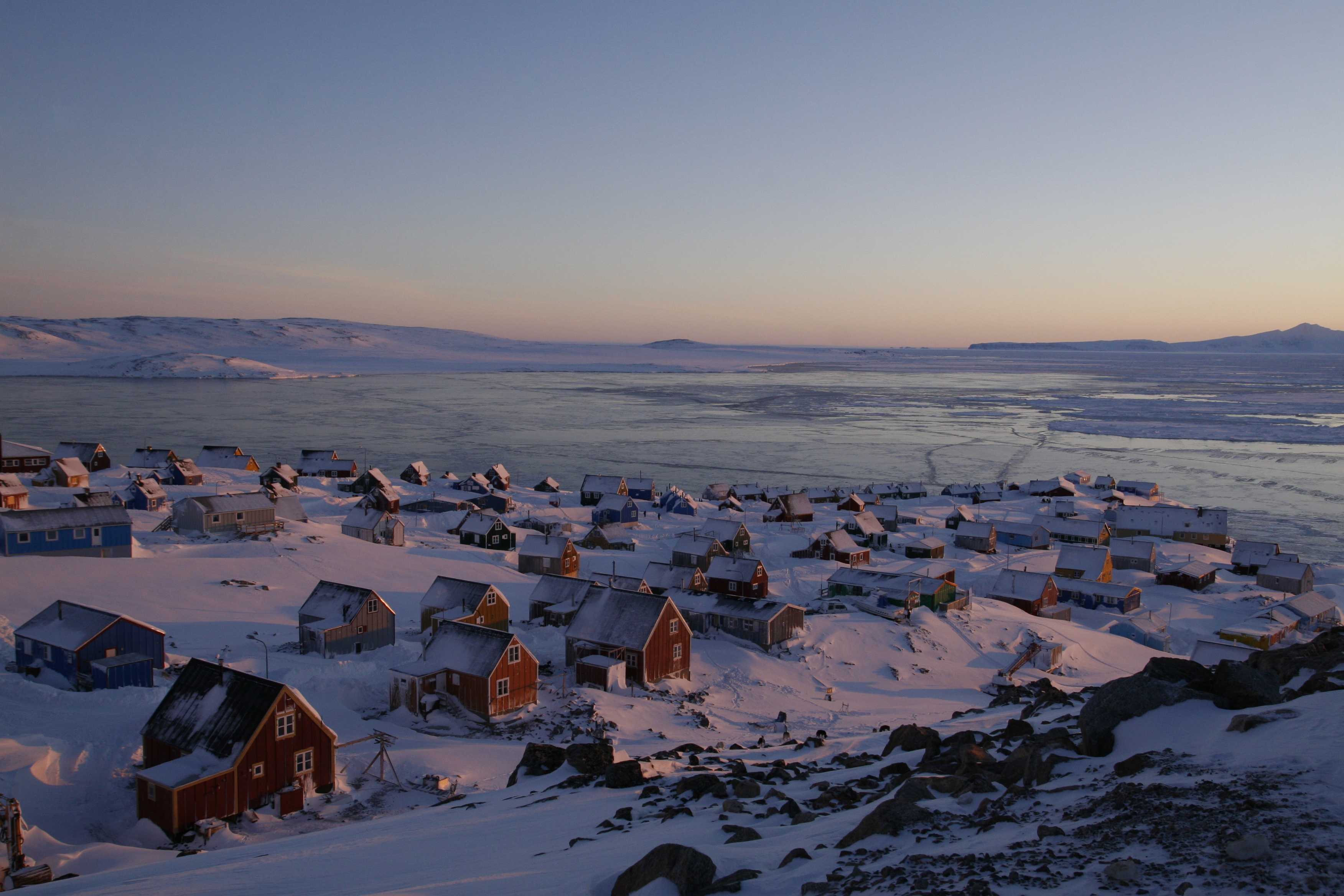 Гренландия — родина айсбергов и рай для путешественников. почему она часть дании?